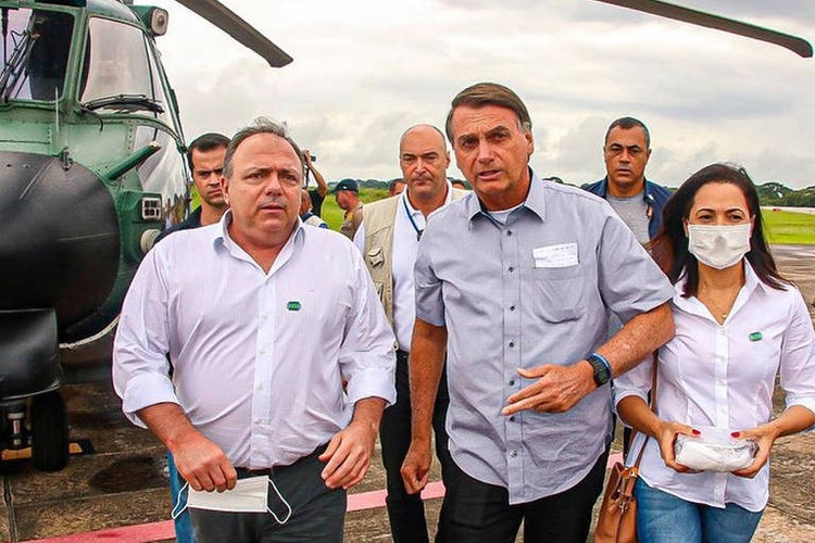 General da ativa, Eduardo Pazuello participou de ato ao lado de Jair Bolsonaro
