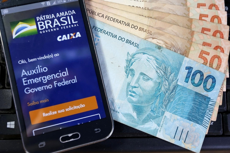 Advogadas escreveram na petição que, na atual cotação do dólar, o valor total do auxílio que deveria ter sido recebido pela cliente é de R$ 5.540 - Foto: Reprodução