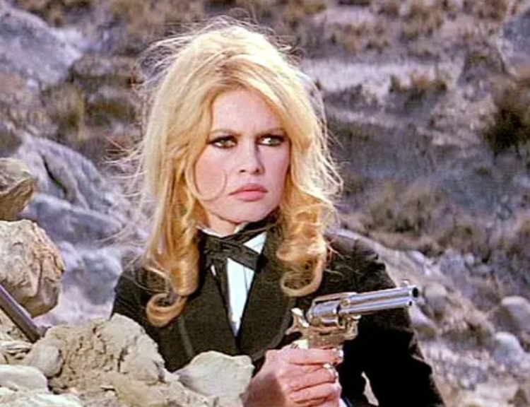 Atriz em cena no faroeste 