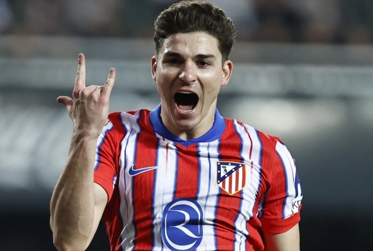 O atacante argentino Julián Álvarez, do Atlético de Madrid, está avaliado em 126 milhões de euros. Foto: Divulgação/ Atlético de Madrid