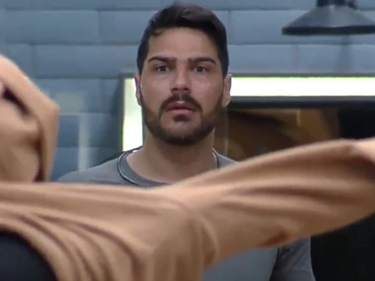 Shayan leva 3 punições em menos de 24h - Imagem: Reprodução/TV Record 