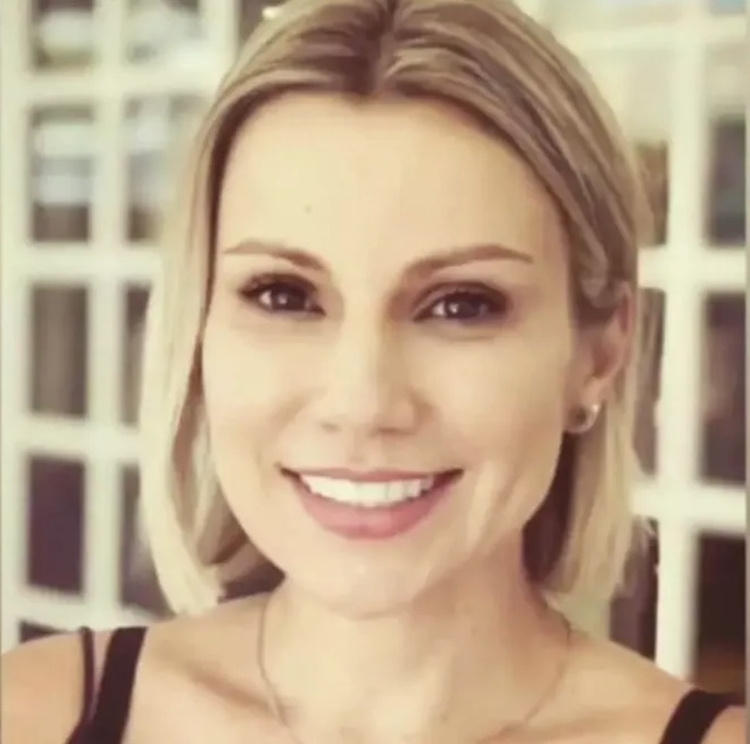 Professora Carolina Santana. - Foto: Reprodução Facebook