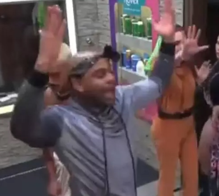 Cezar Black se irrita com Jaquele após punição proposital - Imagem: Reprodução/RecordTV