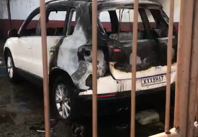 Carro ficou destruído - Foto: Reprodução