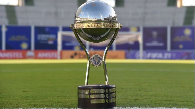 Troféu da Copa Sul-Americana - Foto: Reprodução/Conmebol