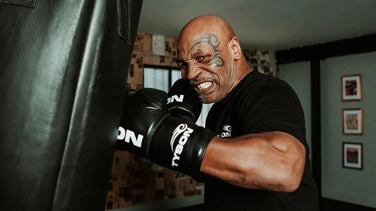 Mike Tyson se prepara para enfrentar o influencer Jake Paul. Foto: Reprodução/ Instagram - @miketyson