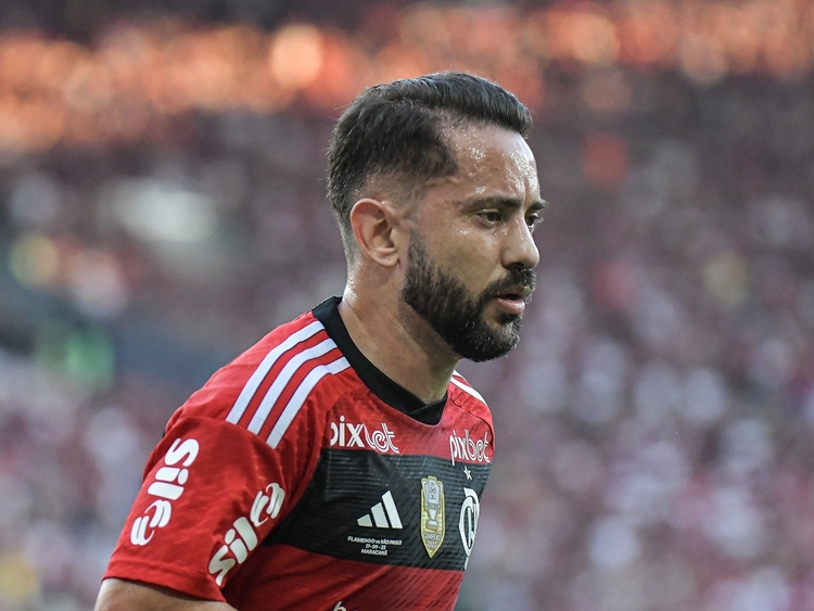 Em tom de descontração, Diniz e Keno concederam entrevista coletiva antes  da partida contra Al Ahly