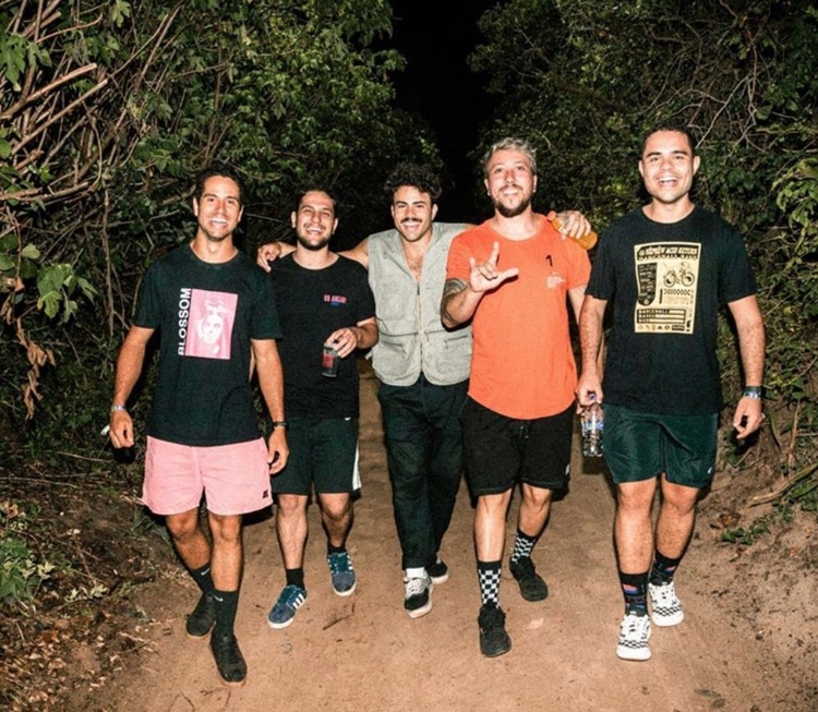 Tio Wilson (de blusa laranja) morreu aos 34 anos - Foto: Reprodução Instagram/Alexandre Stehling