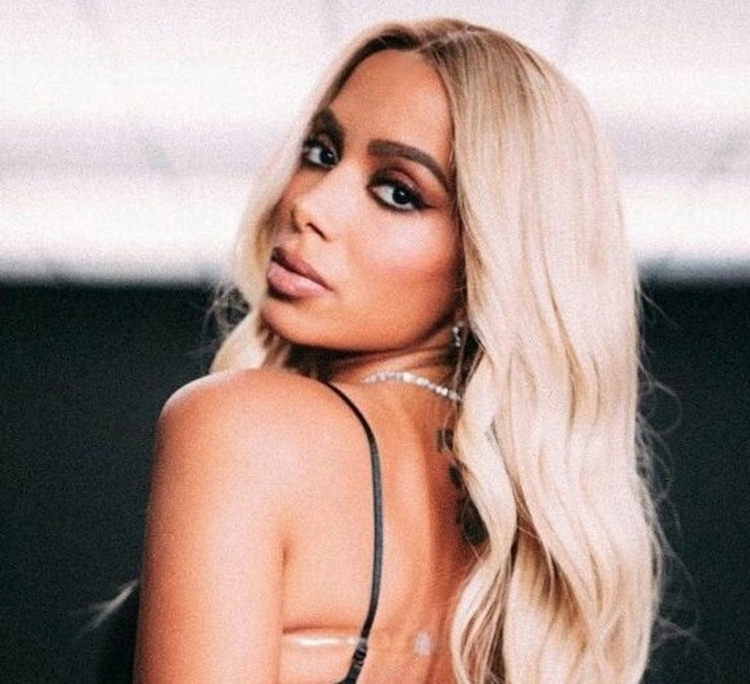 Anitta é uma das atrações do Réveillon da Time Square - Foto: Reprodução/Twitter