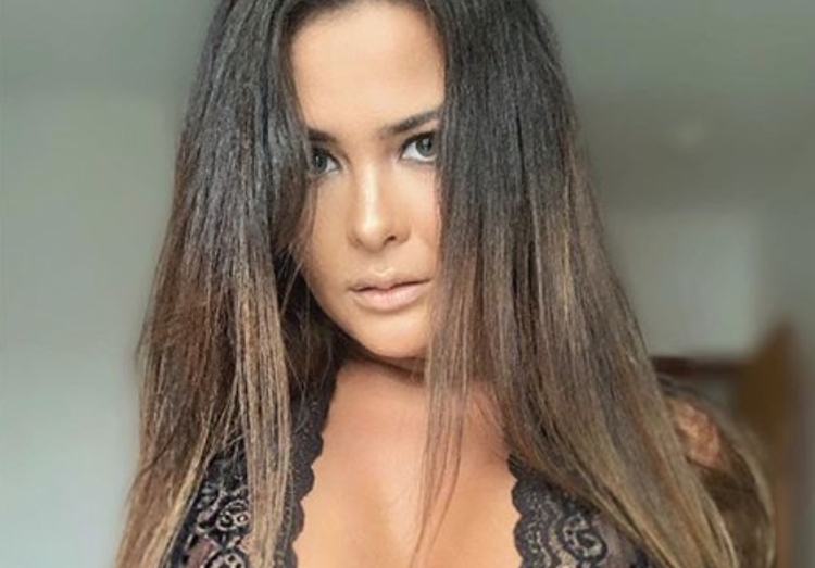 Vídeo de Geisy Arruda tomando banho vaza na web - Foto: Reprodução/ Instagram