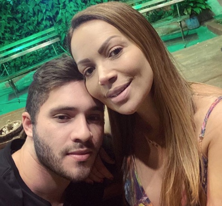 Solange Almeida e o namorado Monilton Moura - Foto: Reprodução/ Instagram