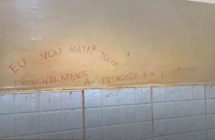 Mensagens foram deixadas nas paredes e banheiros - Foto: Divulgação