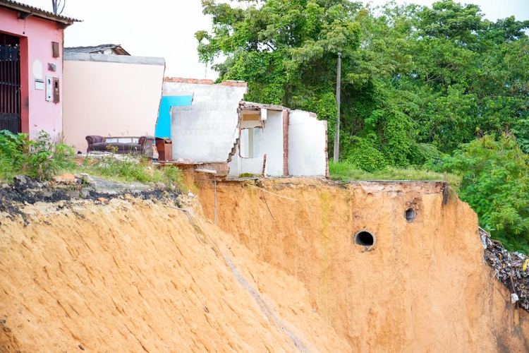 Barranco cedeu - Foto: Divulgação 