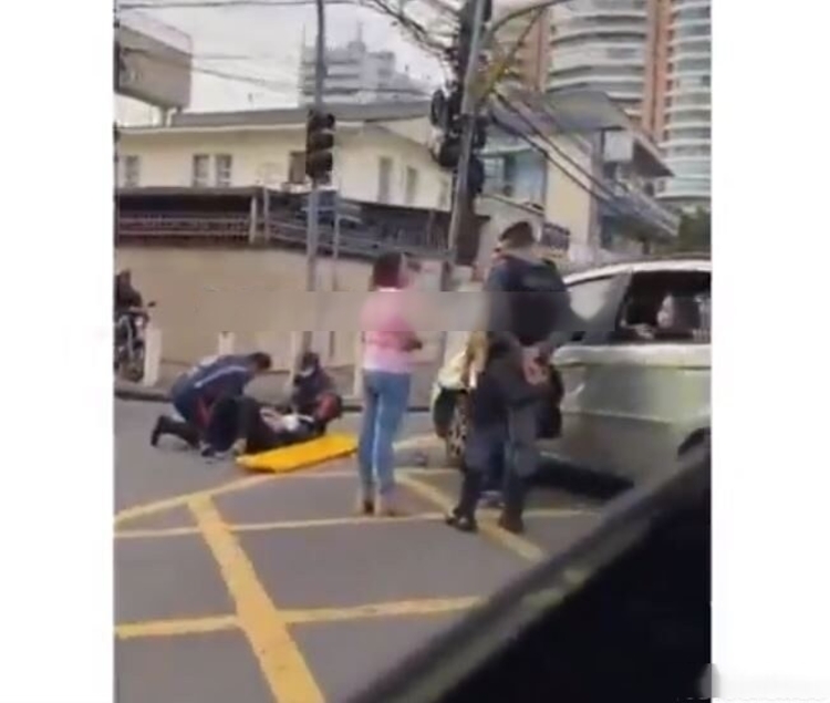 Homem foi socorrido pelo Samu - Foto: Reprodução