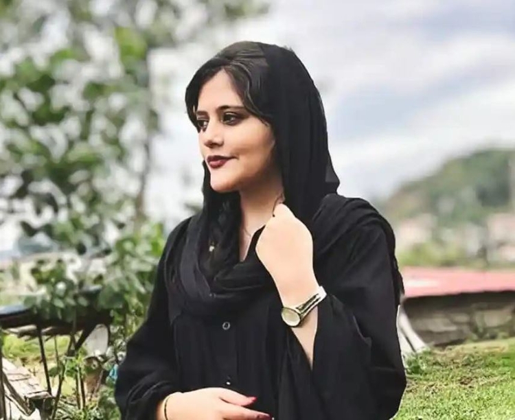 Mahsa Amini - Foto: Reprodução Facebook