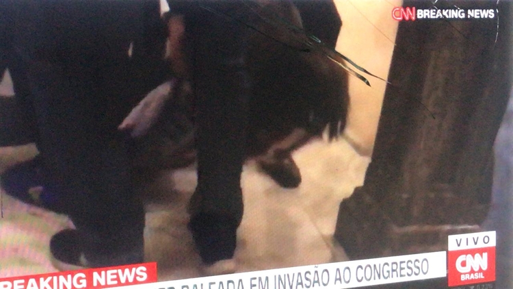 Mulher está em estado crítico. - Foto: Reprodução/CNN Brasil