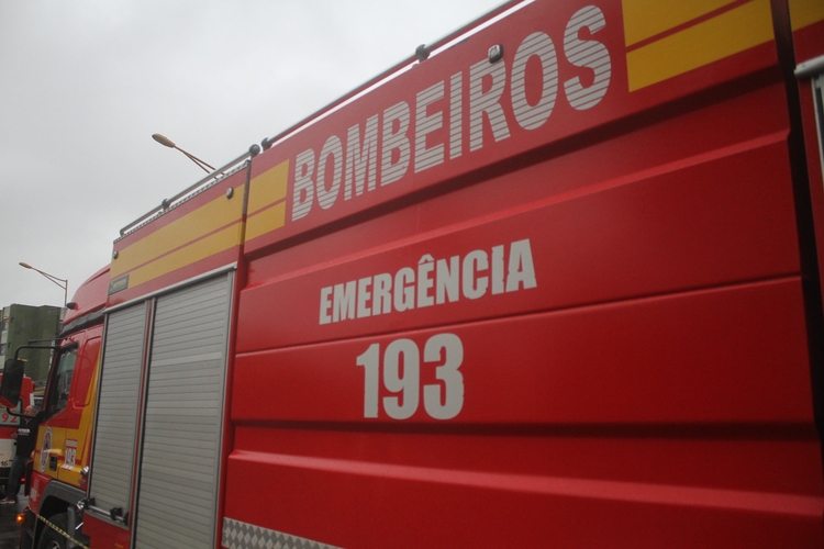 Bombeiros foram acionadas para o local e resgataram as vítimas. Foto: Divulgação/ Corpo de Bombeiros