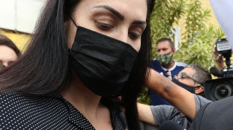 Monique Medeiros sendo presa - Foto: Tânia Rêgo/Agência Brasil