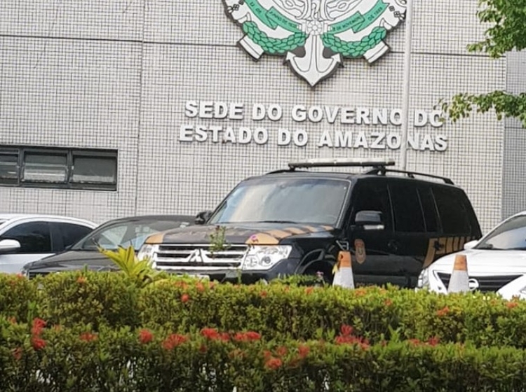PF cumpre mandados na sede do Governo: Pedro Braga Júnior/Portal do Holanda