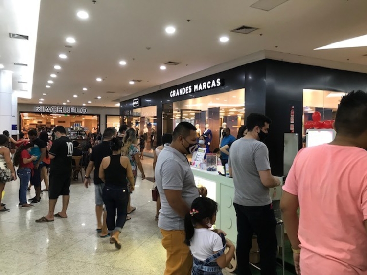 Shoppings devem seguir horário sugerido em expediente normal - Foto: Eustáquio Libório/PH