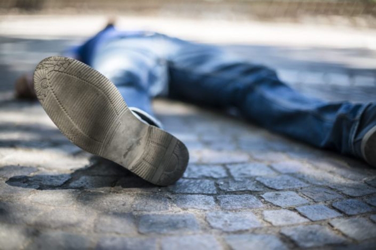 Homem caído no chão - Foto: Ilustrativa