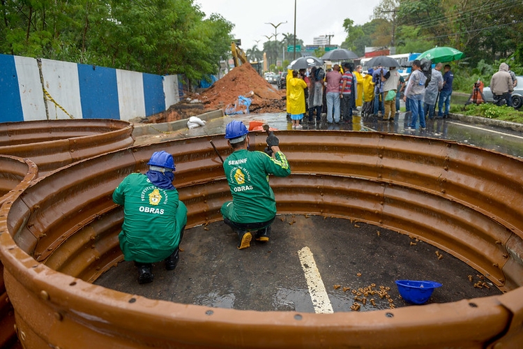 Arthur Neto vistoriou obra na avenida Mario Ypiranga - Foto: Alex Pazuello/Semcom