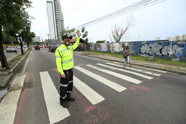 Fiscalização no trânsito vai ser especial no domingo - Foto: Marcio James/Semcom