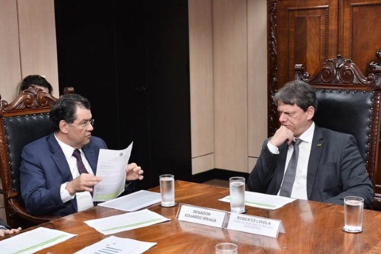 Senador Eduardo Braga e ministro Tarcísio de Freitas - Foto: Divulgação