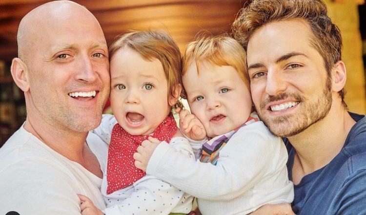 Paulo Gustavo e Thales com os filhos Romeu e Gael - Foto: Reprodução Instagram