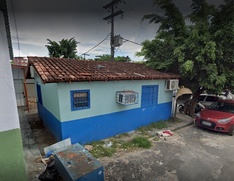 Funcionário conseguiu correr para chamar ajuda - Foto: Reprodução/Google Street View