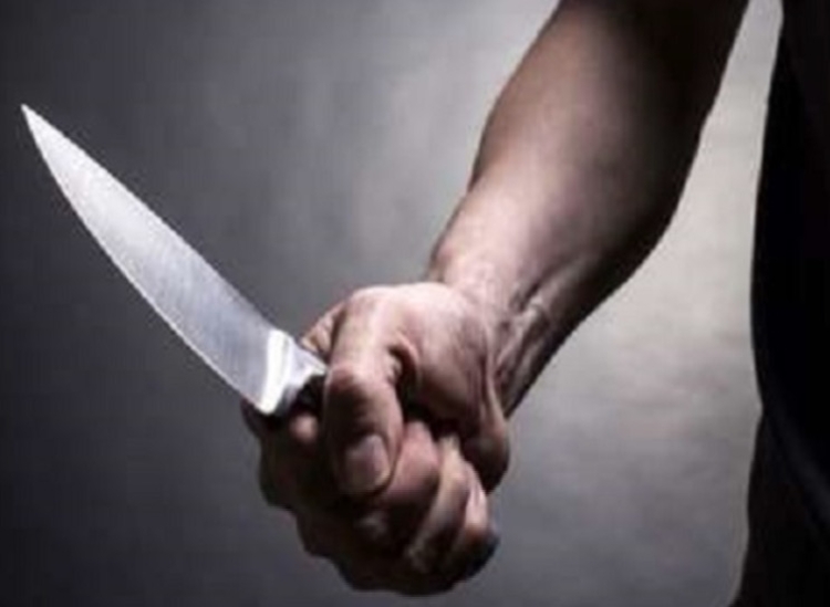 Homem esfaqueia a própria esposa - Foto: Reprodução