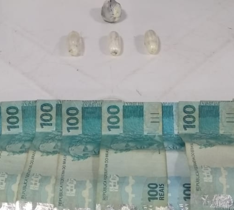 Drogas apreendidas estão avaliadas em R$ 4 mil - Foto: Divulgação