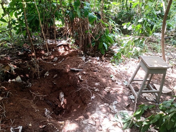 Cova achada no terreno - Foto: Jander Robsom/Portal do Holanda