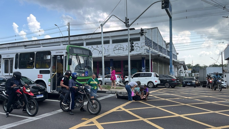 Vítima está no chão - Foto: Divulgação 