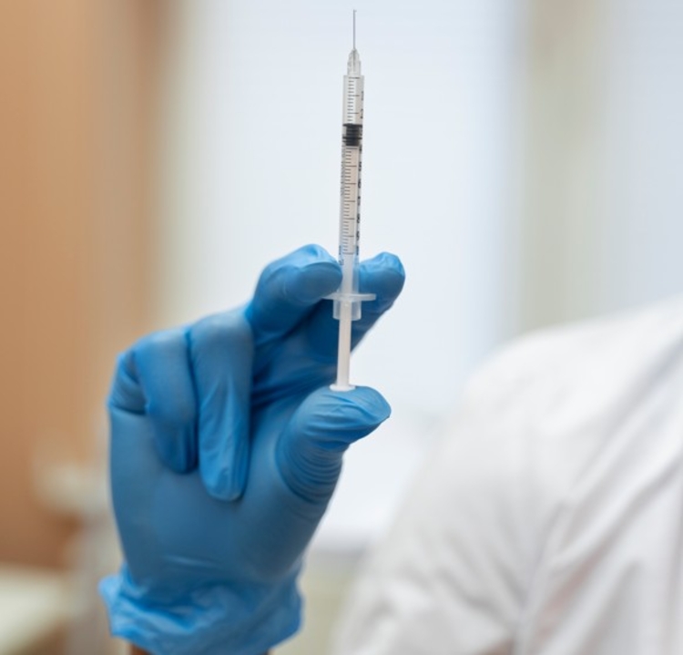 Farmacêutico precisa analisar prescrição - Foto: Divulgação 