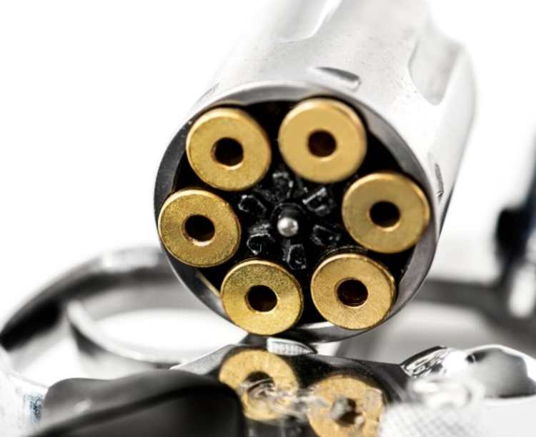 Armas e drogas foram apreendidas - Foto: Freepik Ilustrativa