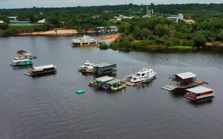 Flutuantes do Rio Tarumã-Açu, em Manaus. Foto: Divulgação