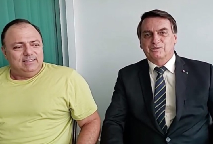 Pazuello e Bolsonaro em outubro de 2020 - Imagem: Arquivo/Reprodução/Facebook