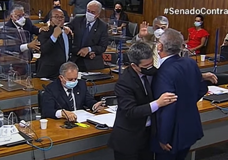 Senadores trocaram xingamentos durante CPI - Imagem: Reprodução/ TV Senado