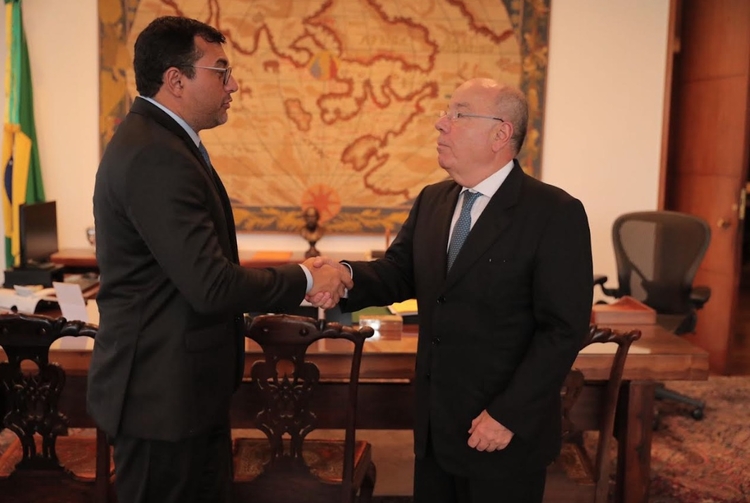 Governador se reuniu com o ministro das Relaçõex Exteriores, Mauro Vieira, em Brasília Foto: Diego Peres/Secom