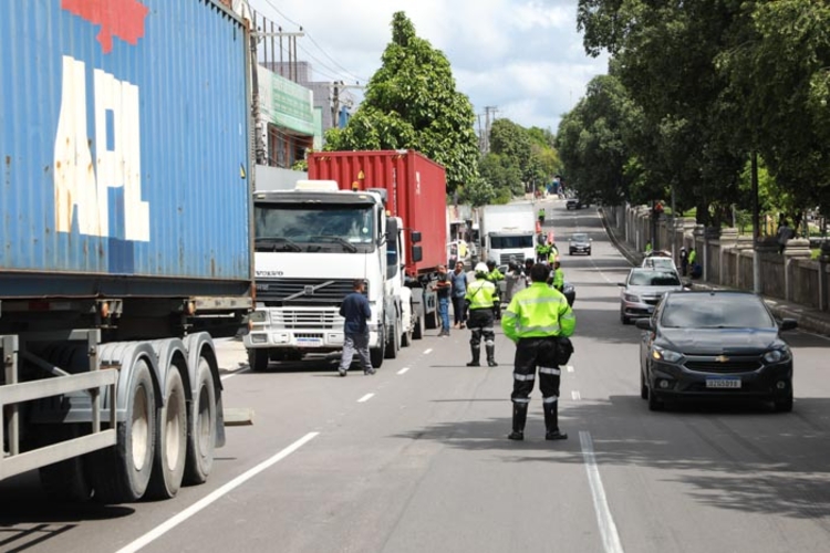 Fiscalização na avenida - Foto: Divulgação 