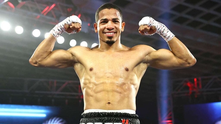 Boxeador Felix Verdejo - Foto: Mikey Williams/Top Rank