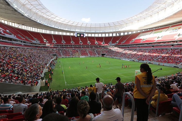 Estádio durante partida, antes da pandemia - Foto: Marcos Oliveira/Agência Senado