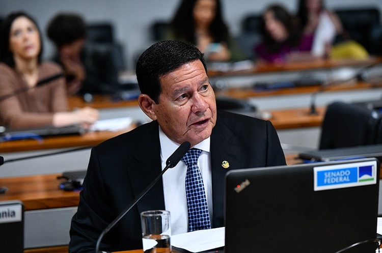 Hamilton Mourão votou favorável - Foto: Geraldo Magela/Agência Senado