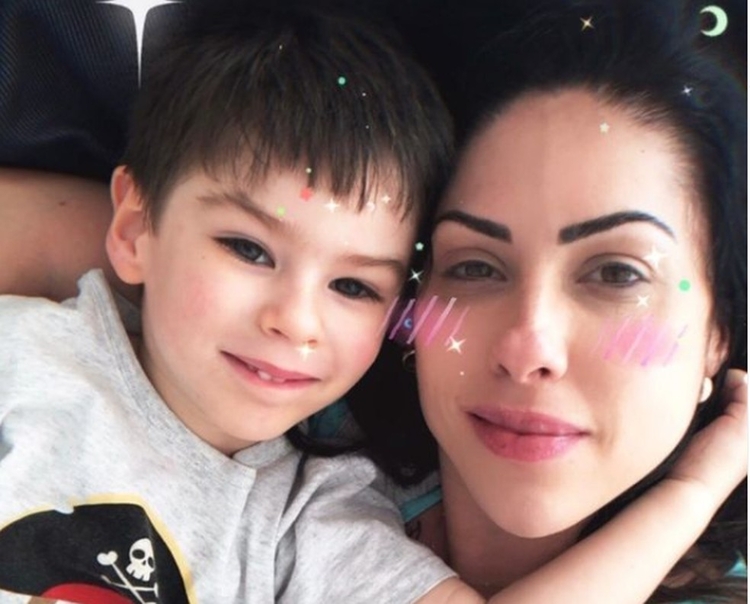 Henry de 4 anos e a mãe Monique - Foto: Reprodução Redes Sociais