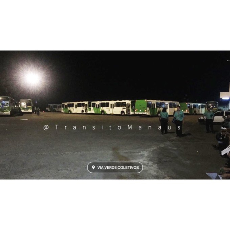 Trabalhadores se preparando para deixar garagens - Foto: Reprodução/Trânsito Manaus