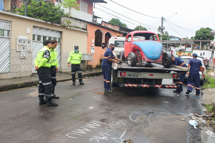 Carros abandonados serão removidos - Foto: Divulgação