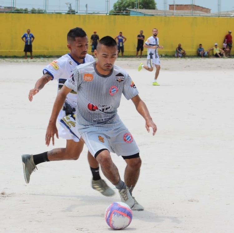 Tiroteio após jogo de futebol amador deixa adolescente morto e quatro  feridos nos EUA