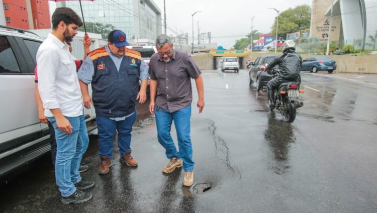 Rede de drenagem cedeu - Foto: Divulgação