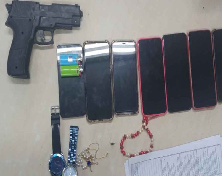 Material roubado e arma usada pelo trio - Foto: Divulgação PM